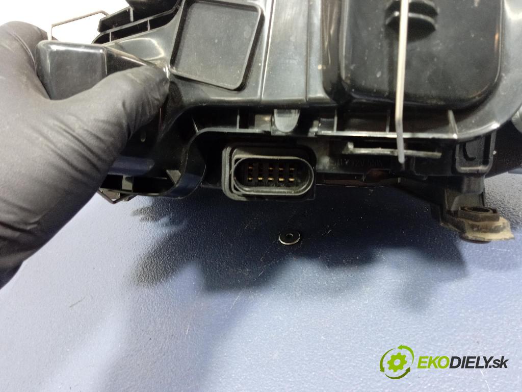 Audi A6 1999 Reflektor: v pravo: 441-1134R