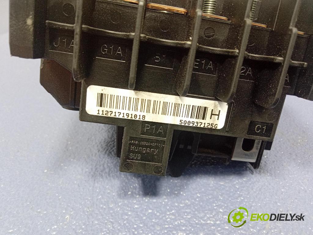 Vw Golf 2019 skrinka Poistky: 5Q0937125G