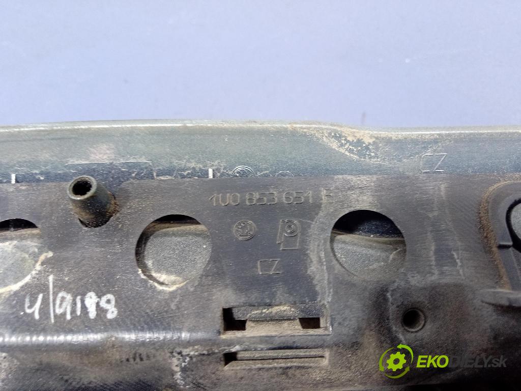Skoda Octavia 2003 miežka / Gril: 1U0853651E