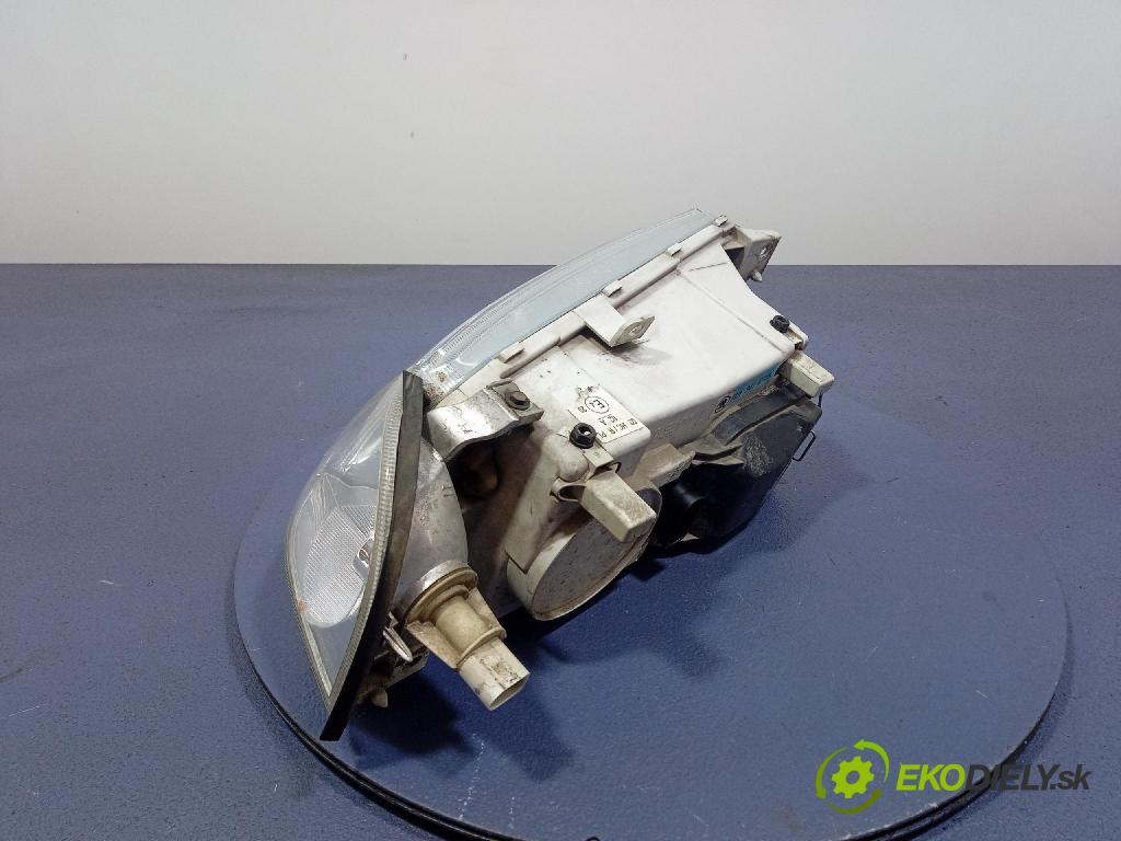 Skoda Octavia 2003 Reflektor: Vľavo: 1U1941015K
