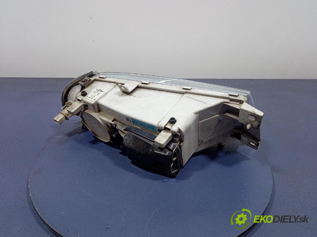 Skoda Octavia 2003 Reflektor: Vľavo: 1U1941015K