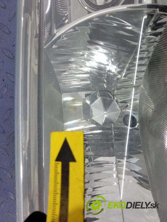 Skoda Octavia 2003 Reflektor: Vľavo: 1U1941015K