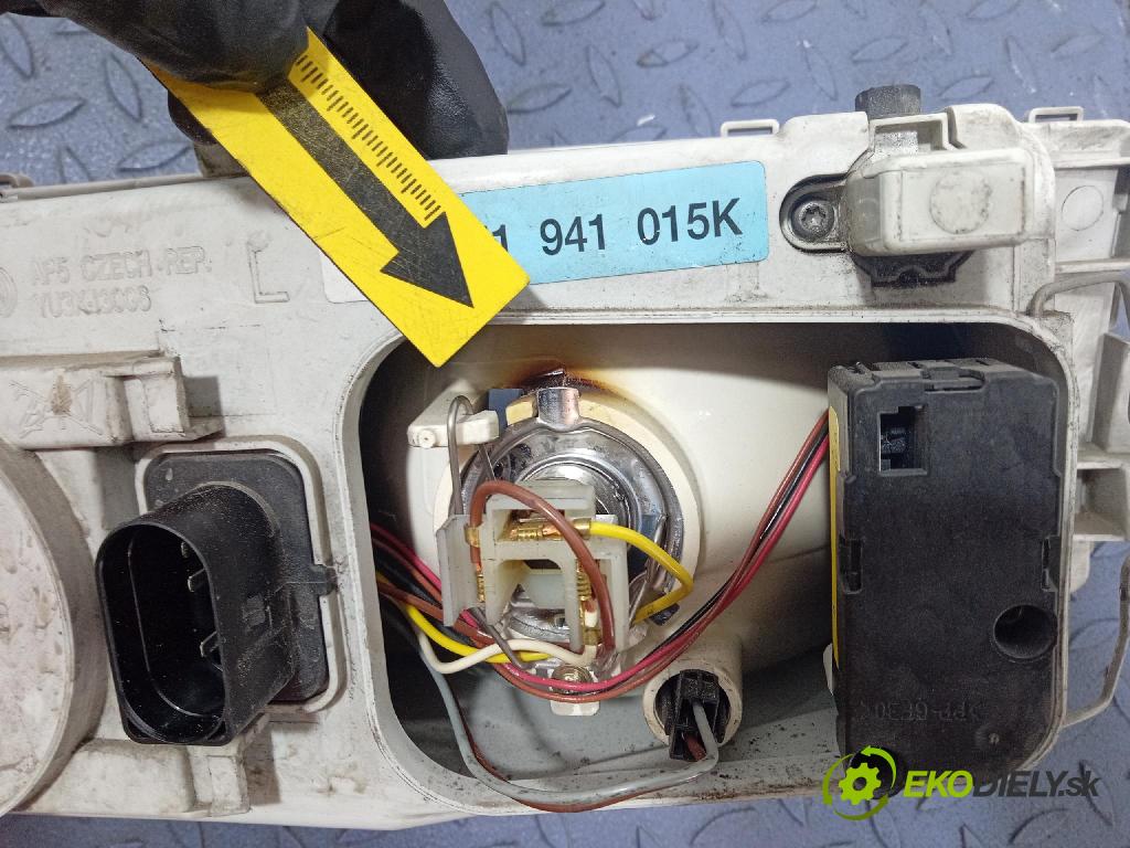 Skoda Octavia 2003 Reflektor: Vľavo: 1U1941015K