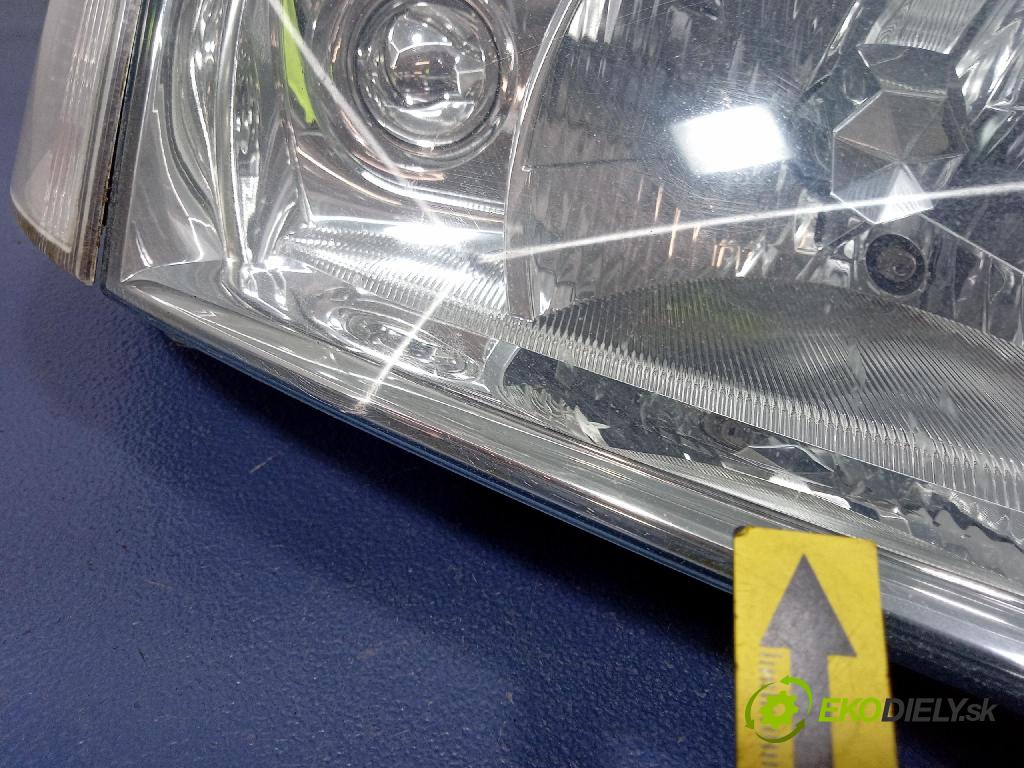 Skoda Octavia 2003 Reflektor: v pravo: 1U1941016K