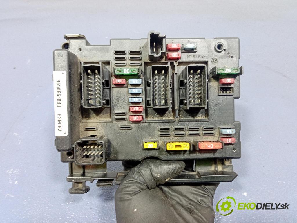 Peugeot 307 2005 skříňka Pojistky 9650664080