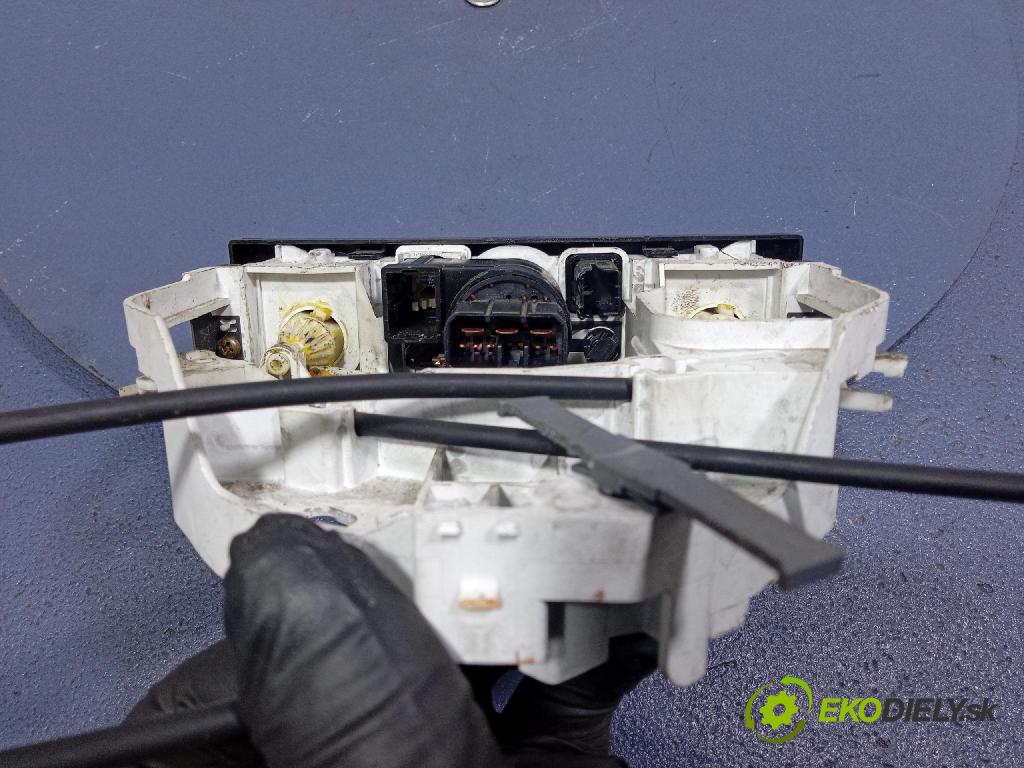 Mazda Mx-5 1999 prepínač Klimatizácia: Prúd vzduchu: