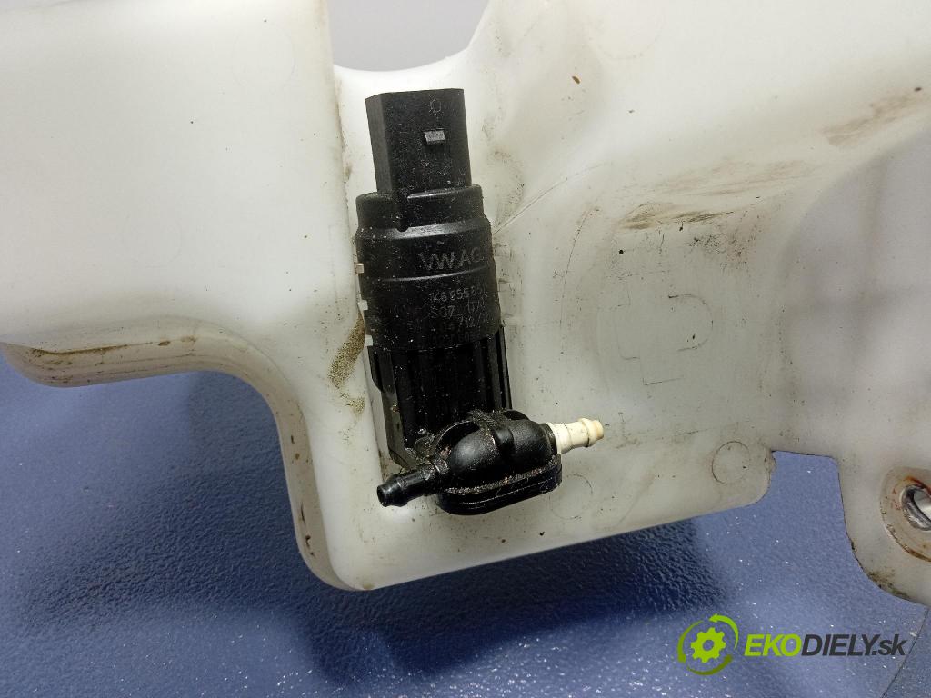 Vw Golf 2019 nádržka Podložka: 5G0955448R