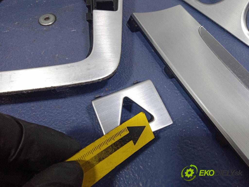 Vw Passat 2008 lišta Dekoratívne: Vnútri: 3C1858335AQ