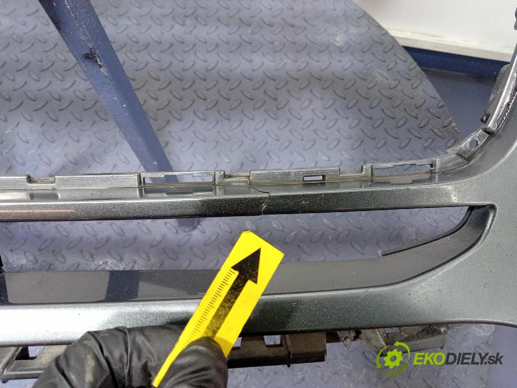 Audi S8 0 nárazník Predné 4H0807437K