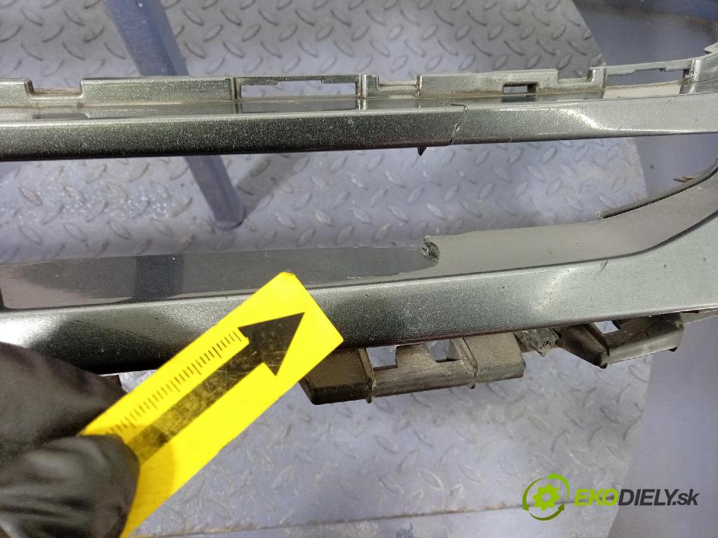 Audi S8 0 nárazník Predné 4H0807437K