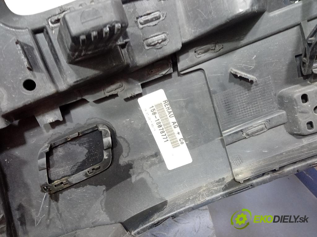 Audi S8 0 nárazník Predné 4H0807437K