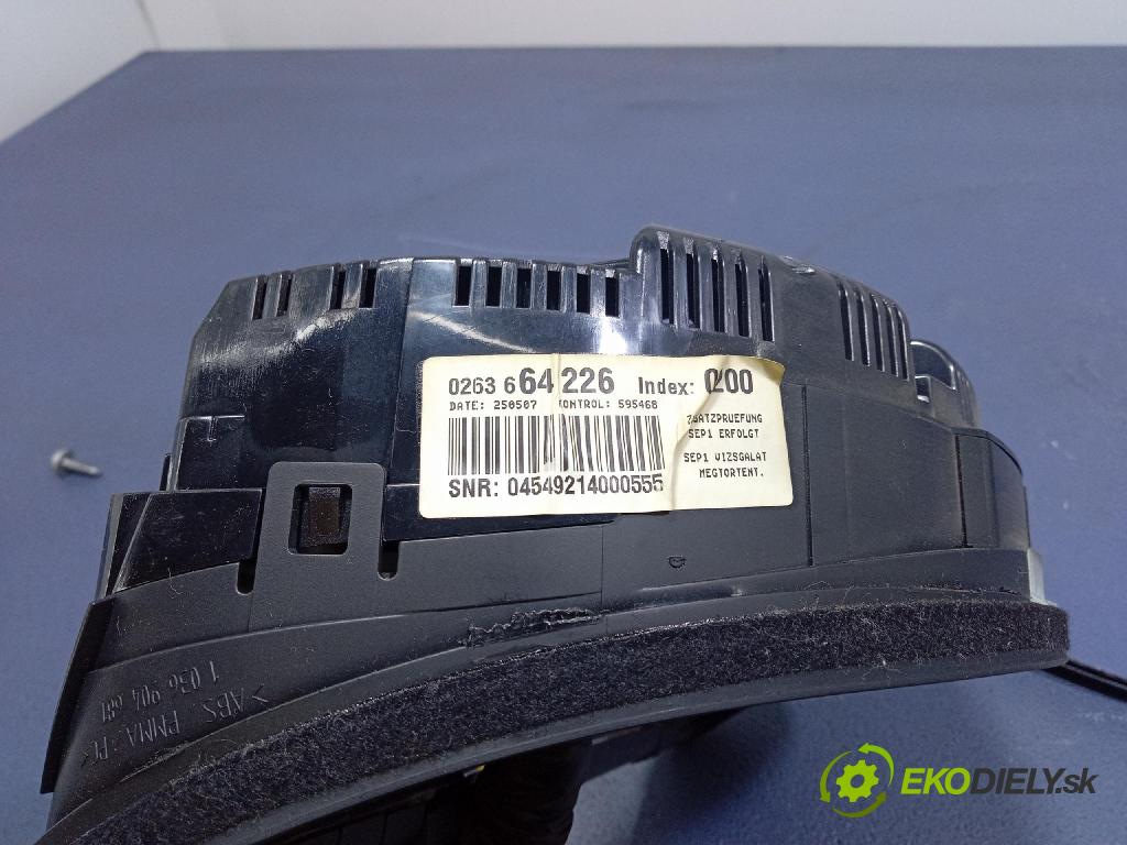 Audi A4 2007 Přístrojová deska 8E0920932