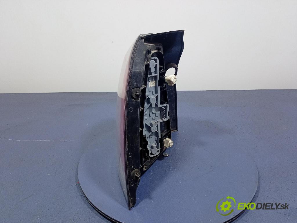 Opel Zafira 2006 svetlo / reflektor zad Prava: Vonkajsia: 442-1948R