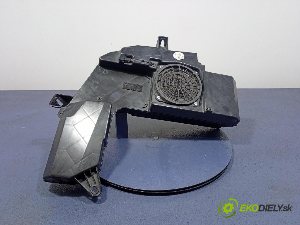 Audi A4 2007 Reproduktor / Subwoofer: 8E9035382D