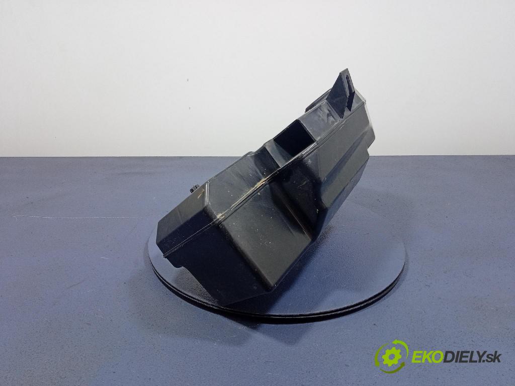 Audi A4 2007 Reproduktor / Subwoofer: 8E9035382D