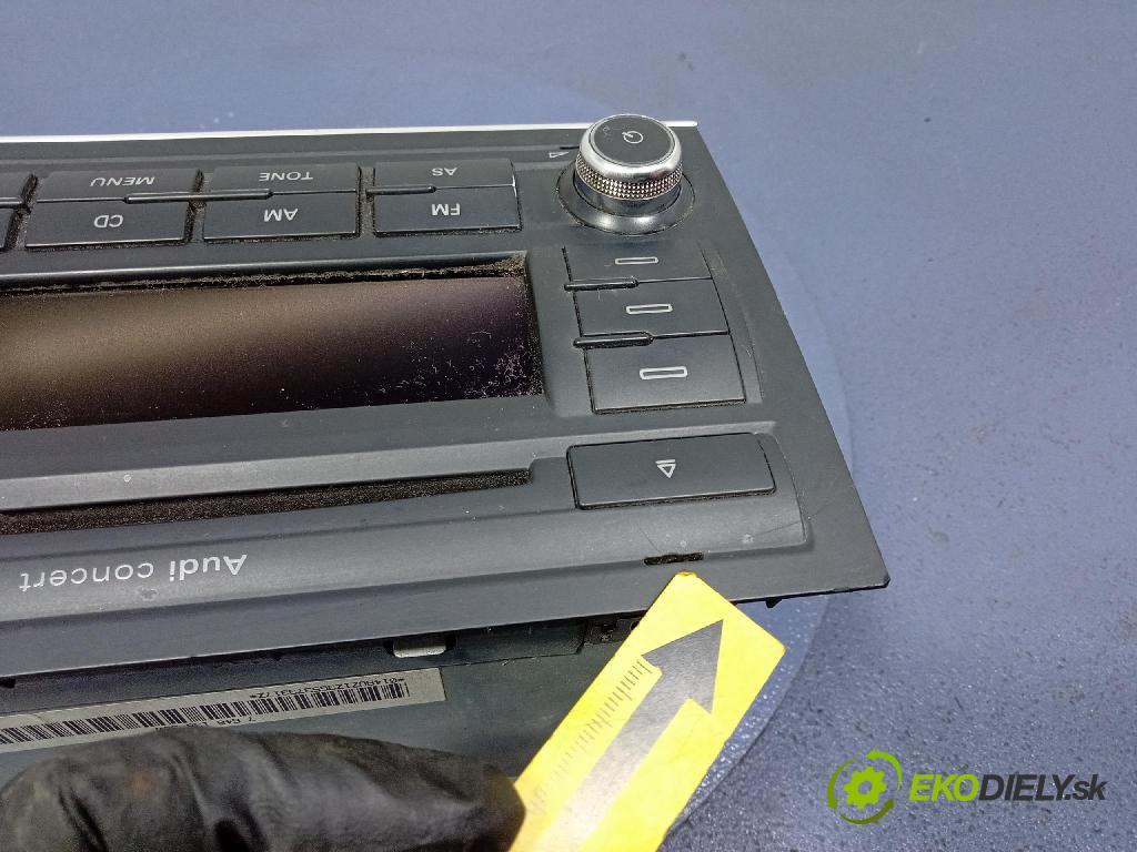 Audi A4 2007 Radio I Navigácia: 8E0035186AK