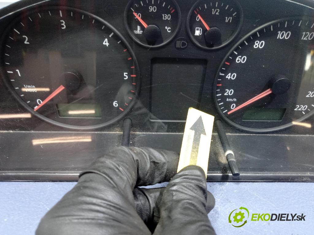 Vw Transporter 2005 prístrojovka/ budíky 88311346