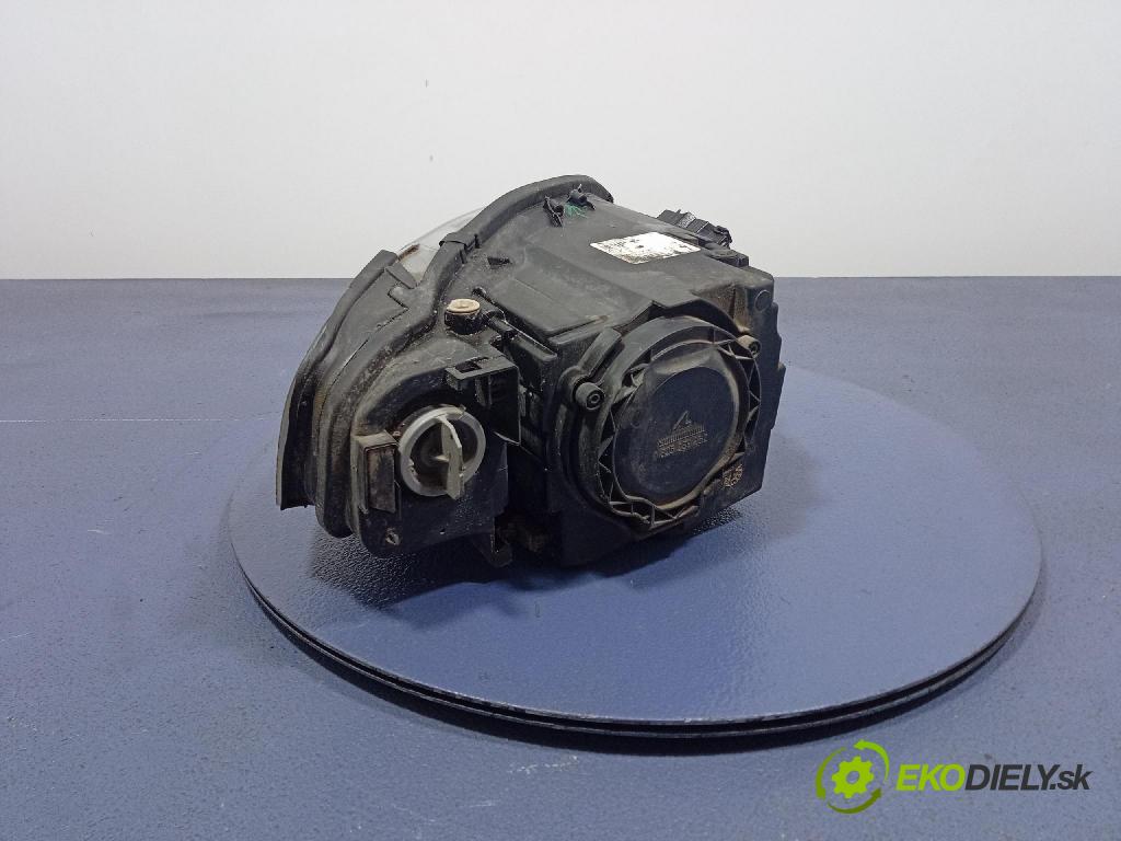 Audi A4 2007 Reflektor: Vľavo: 8E0941003AM