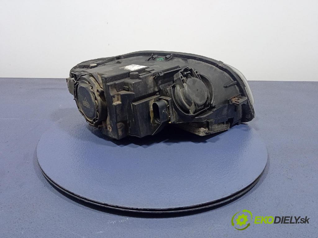 Audi A4 2007 Reflektor: Vľavo: 8E0941003AM