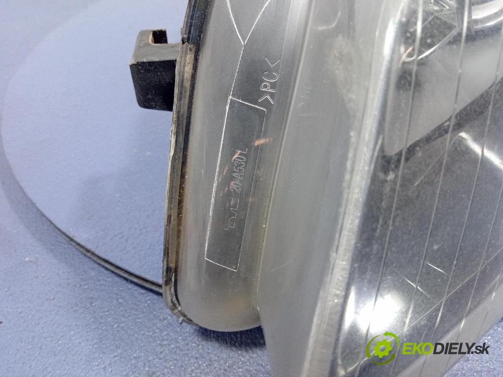 Audi A4 2007 Reflektor: Vľavo: 8E0941003AM