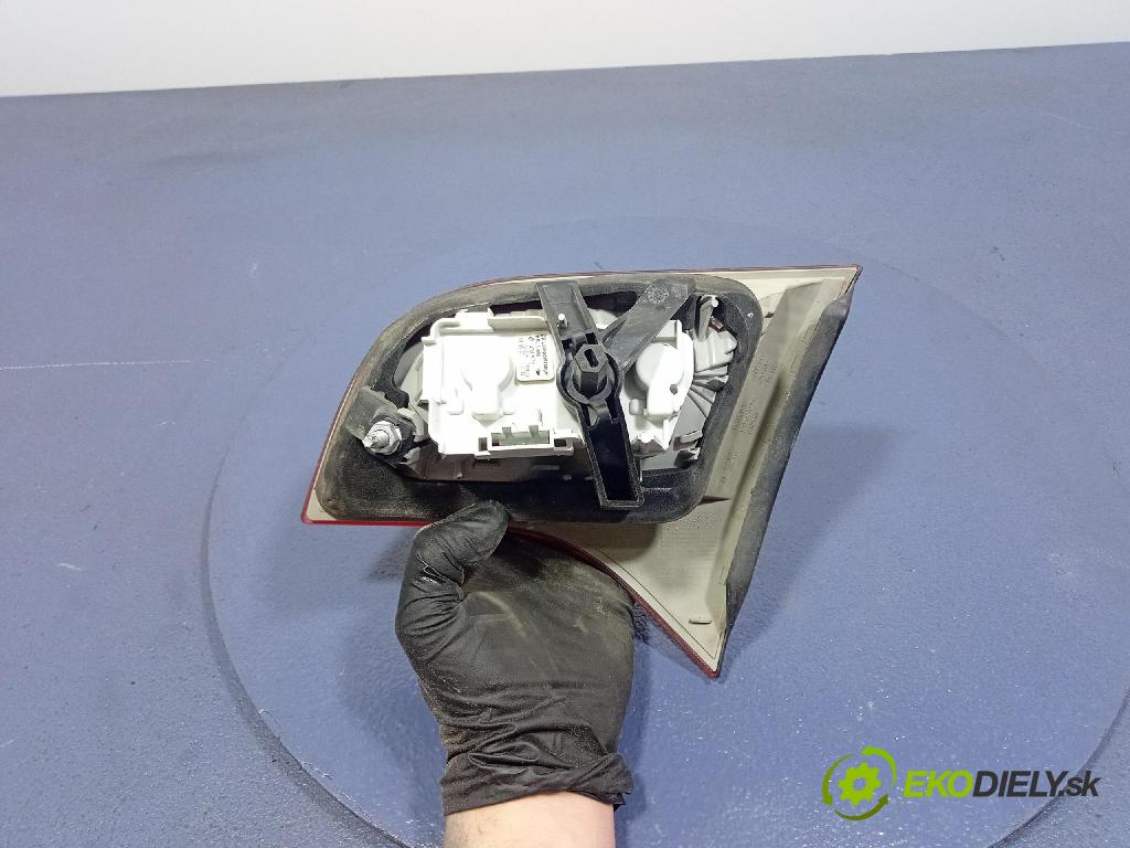 Audi A4 2007 svetlo / reflektor zad ľavá Vnútri: 8E9945093
