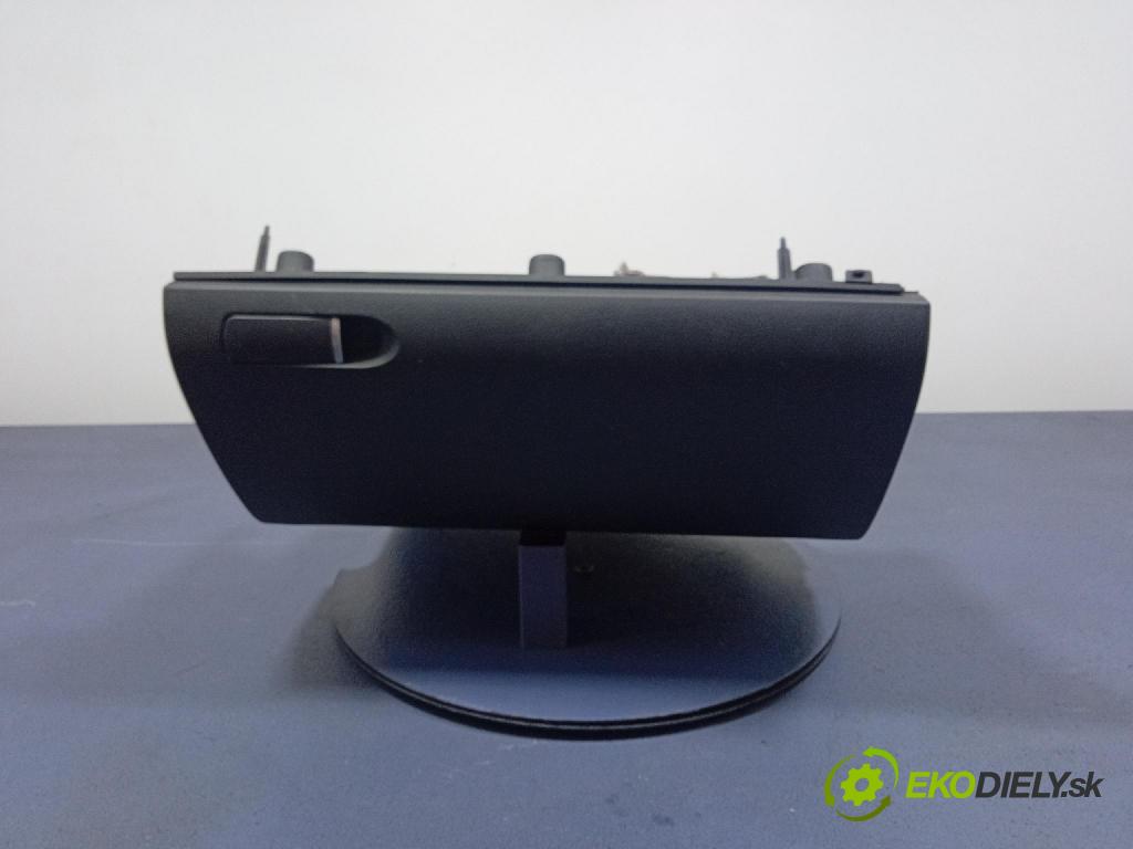 Audi A4 2007 kastlík 8E1857035D