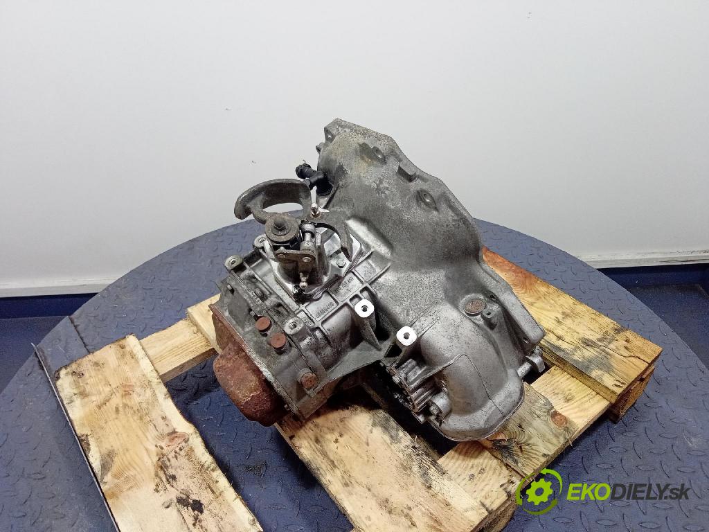 Opel Zafira 2006 prevodovka Manualna F17
