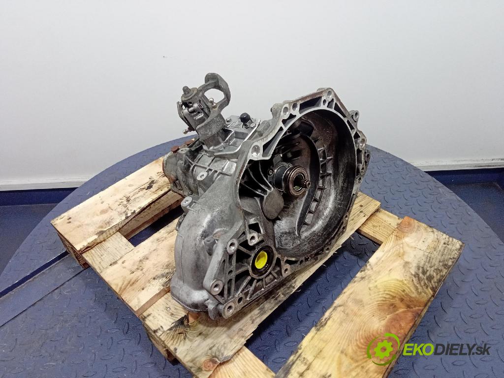 Opel Zafira 2006 prevodovka Manualna F17