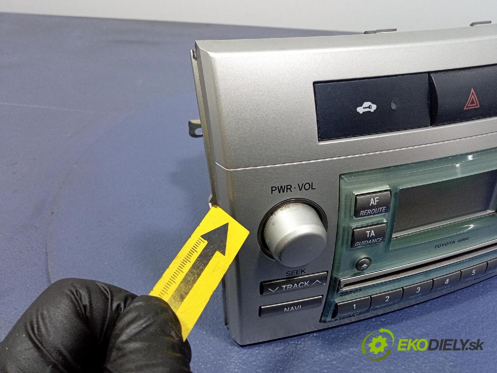 Toyota Corolla verso 2004 Radio I Navigace: 86120-0F010