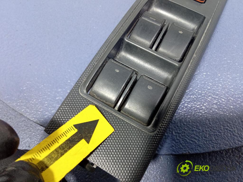 Toyota Corolla verso 2004 Přepínač Sklenka: 84820-0F030