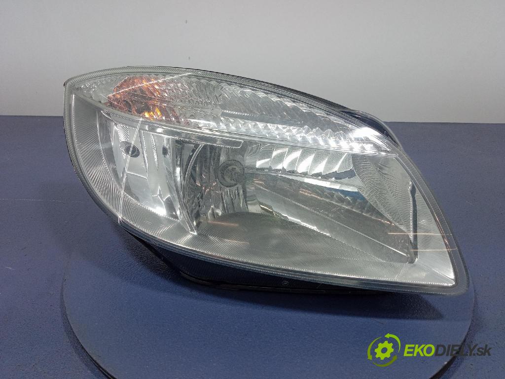 Skoda Fabia 2008 Reflektor: v pravo: