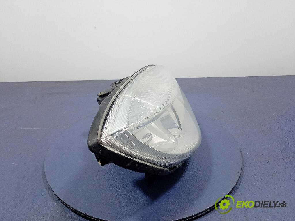 Skoda Fabia 2008 Reflektor: v pravo:
