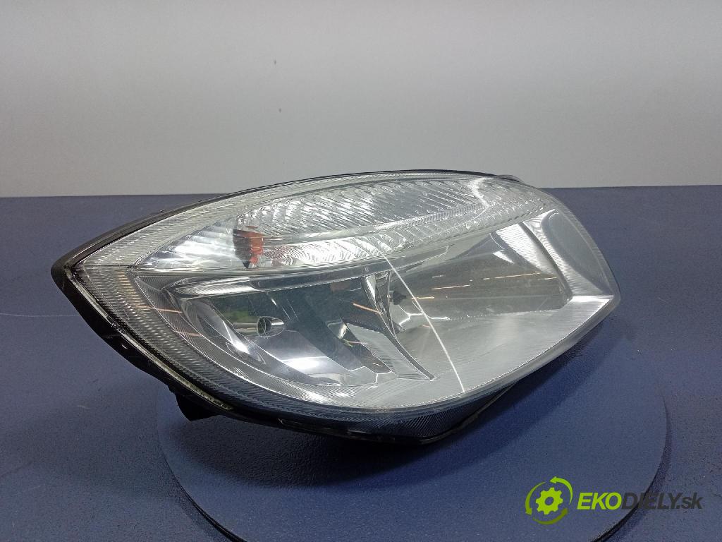 Skoda Fabia 2008 Reflektor: v pravo: