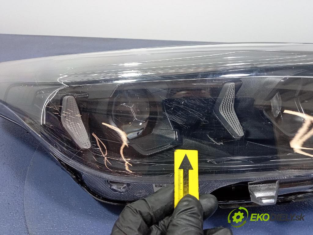 Kia Xceed 0 Reflektor: v pravo: 92102J7850