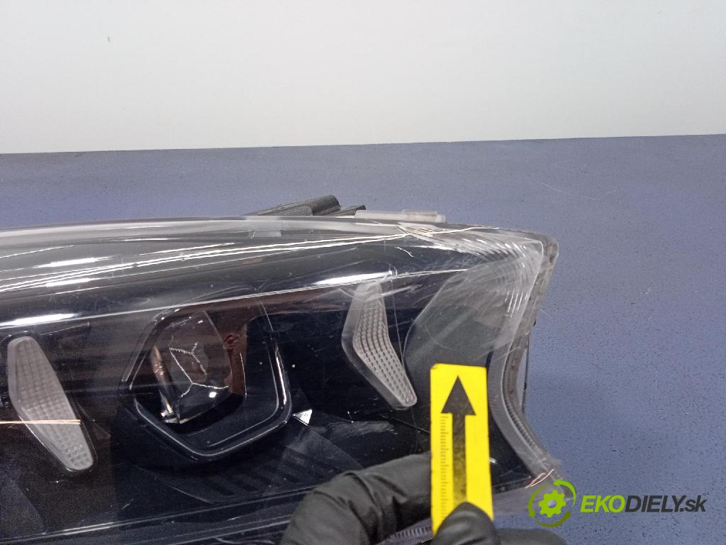 Kia Xceed 0 Reflektor: v pravo: 92102J7850