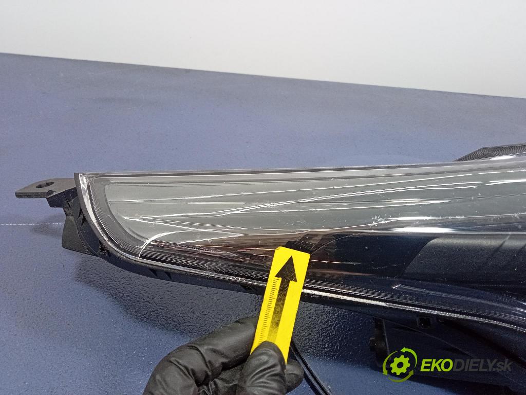Kia Xceed 0 Reflektor: v pravo: 92102J7850