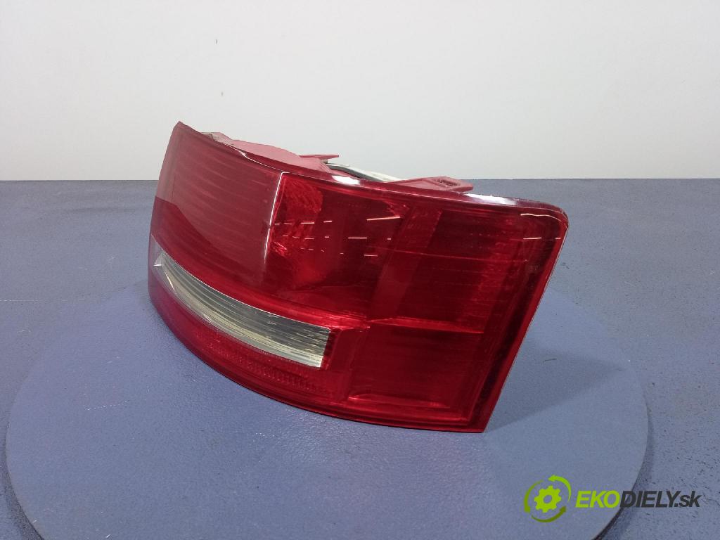Audi A6 2005 svetlo / reflektor zad Prava: Vonkajsia: 446-1902R