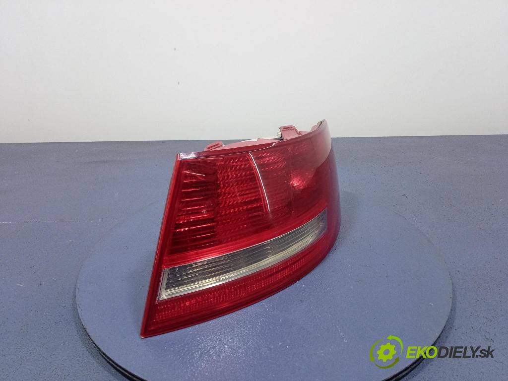 Audi A6 2005 svetlo / reflektor zad Prava: Vonkajsia: 446-1902R