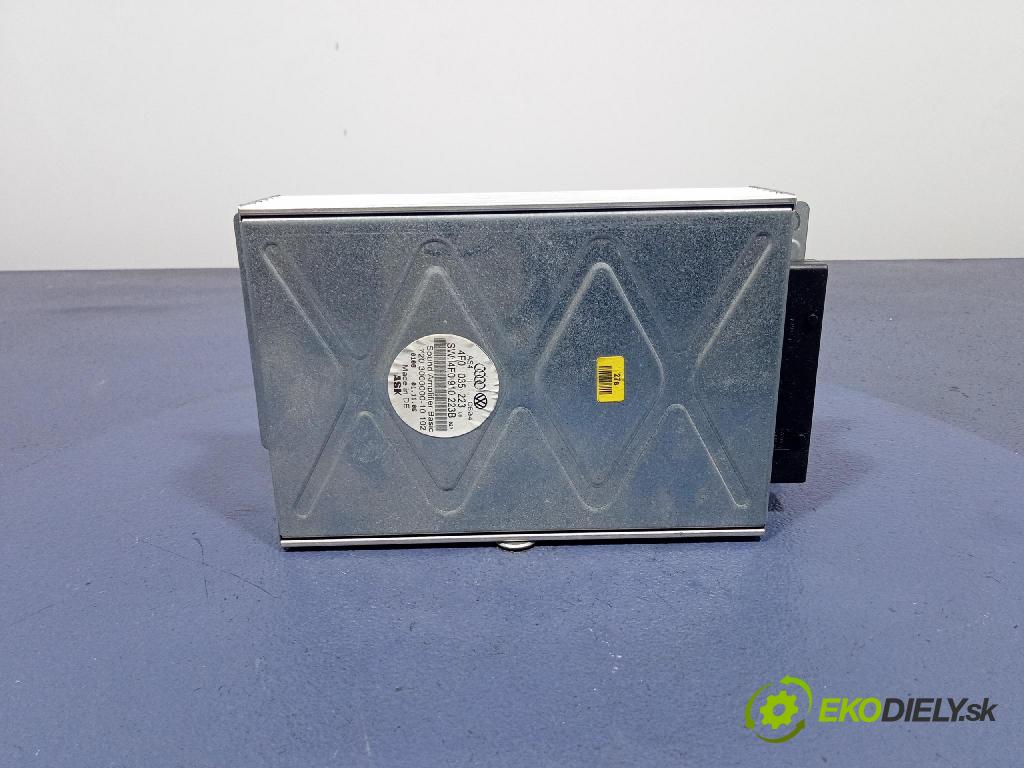 Audi A6 2005 Zesilovač: Rádio: Navigacia: 4F0035223