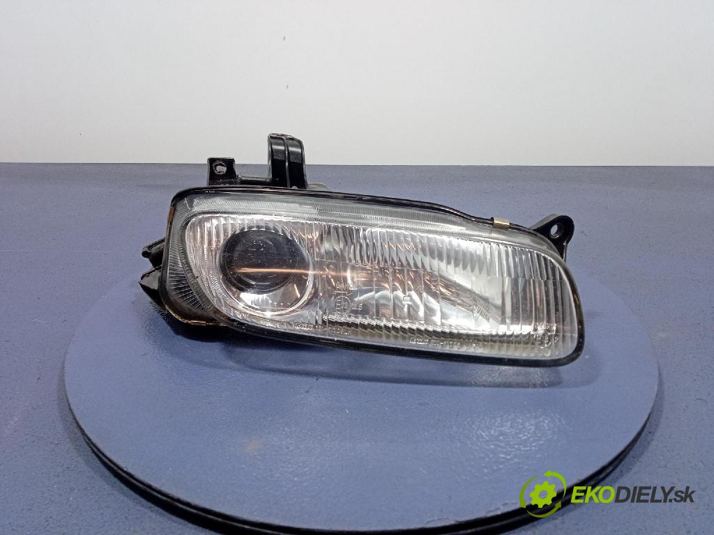 Mazda 323f 1997 Reflektor: v pravo: 110-61708