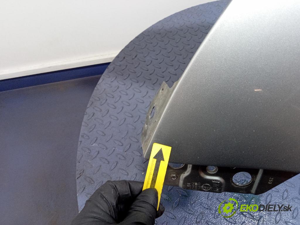 Audi A6 2005 blatník Predné Vľavo: