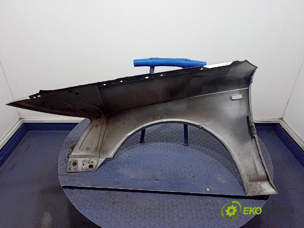 Audi A6 2005 blatník Predné v pravo: