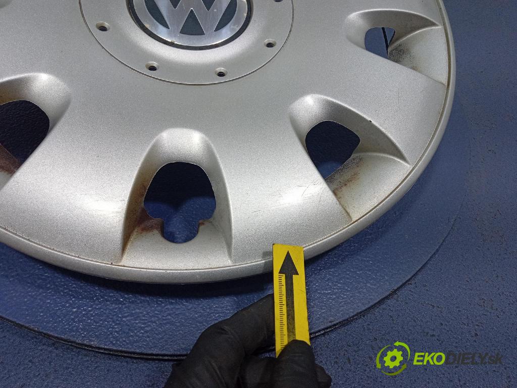 Vw Golf 2008 puklica kola: 1T0601147