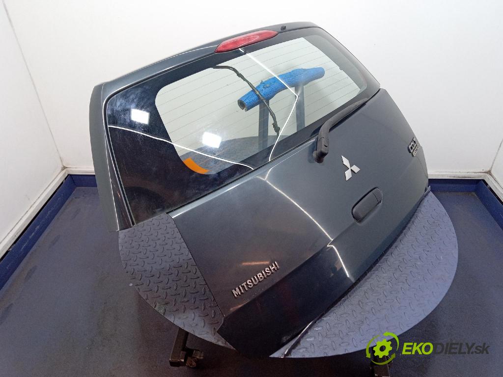 Mitsubishi Colt 2010 zadna dveře kufra: kufra:
