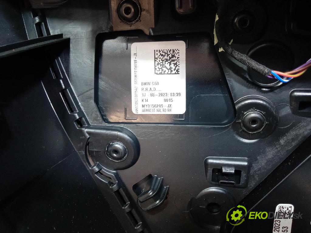 Bmw I5 m60 xdrive 2023 Čalounictví: dvere zad Prava: 5A16736