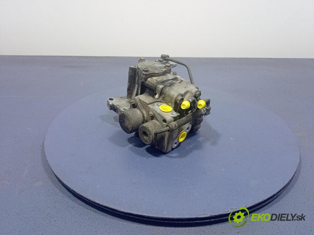 Mitsubishi Carisma 2000 čerpadlo Injekcia: MD351017