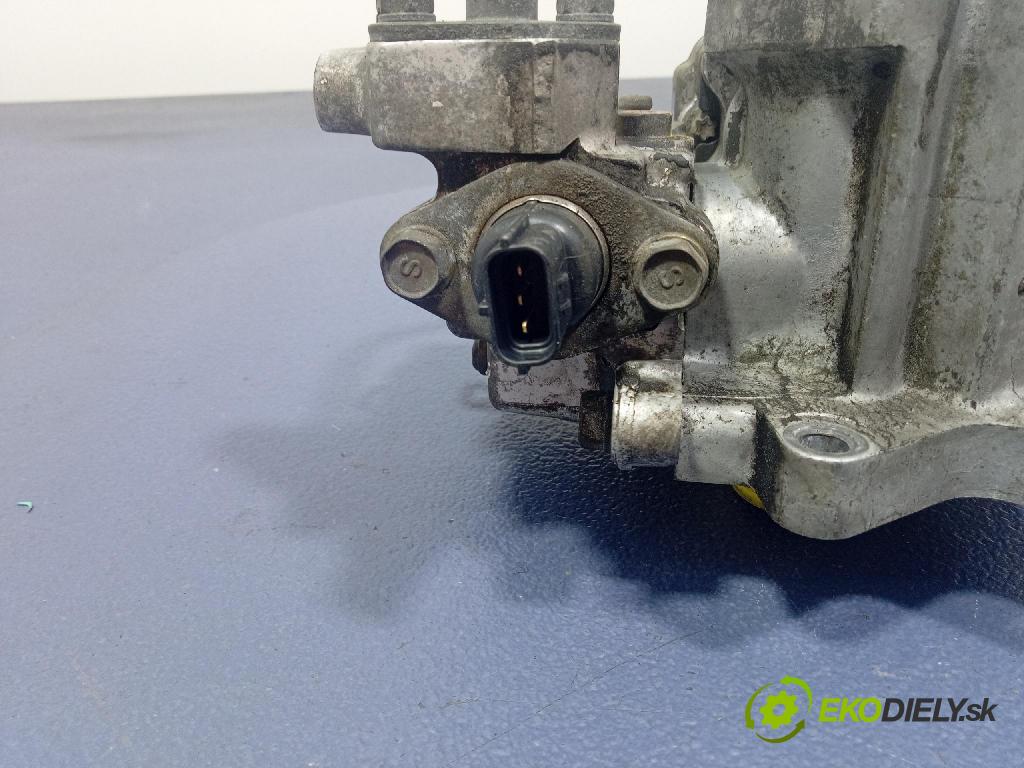 Mitsubishi Carisma 2000 čerpadlo Injekcia: MD351017