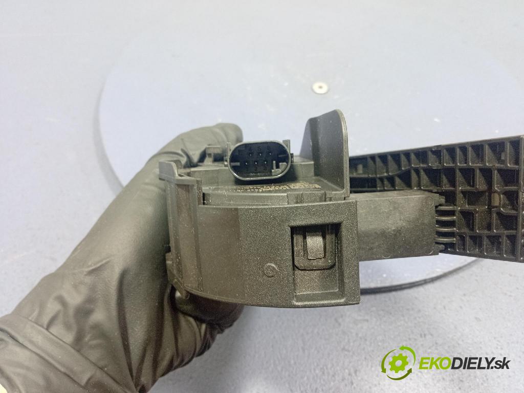 Bmw I5 m60 xdrive 2023 pedal Plyn: 6889825