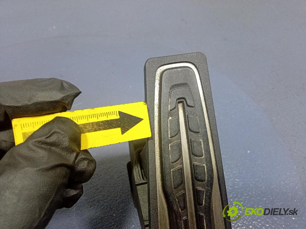 Bmw I5 m60 xdrive 2023 pedal Plyn: 6889825