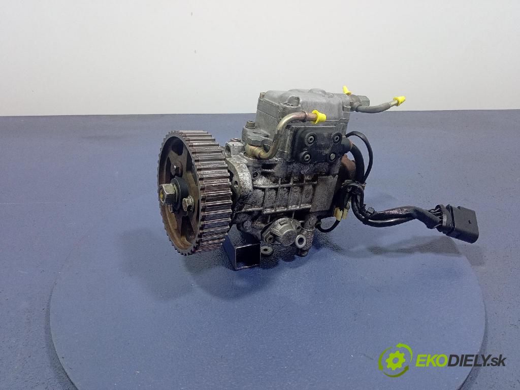 Audi A4 2001 čerpadlo Injekcia: 038130107J